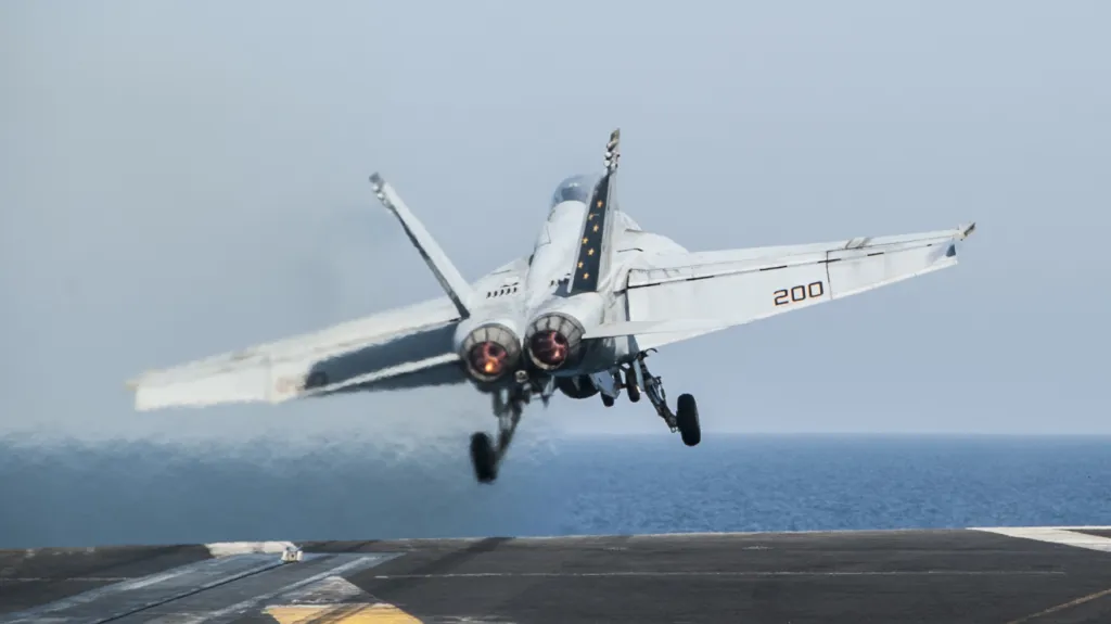 Nálety na pozice islamistů