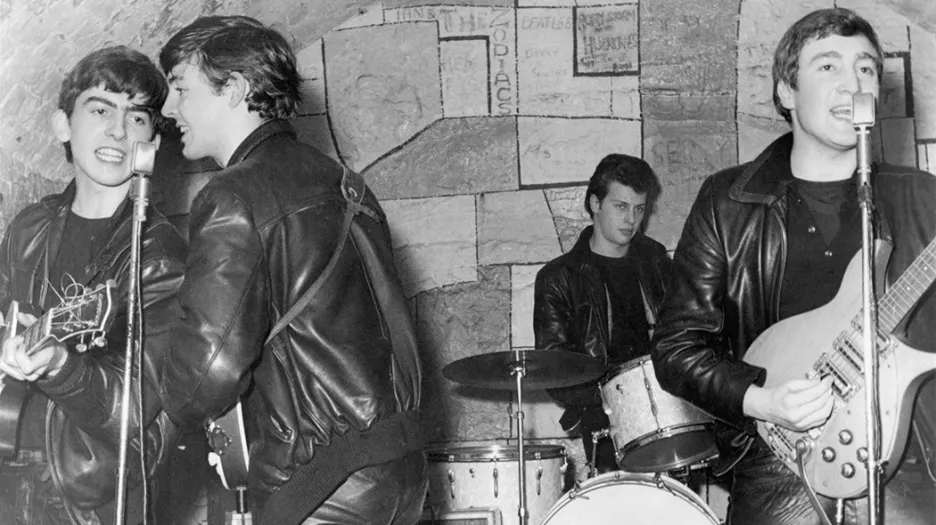 The Beatles při jednom z koncertů v německém Hamburku