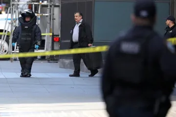 Obama, Clintonovi, Soros a CNN se měli stát oběťmi pumového útoku