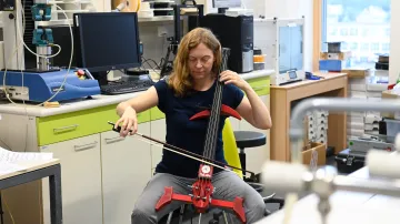 Vědci z Fakulty technologické Univerzity Tomáše Bati ve Zlíně vyvíjí 3D tištěná violoncella