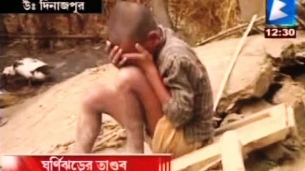 Přes východní Indii a Bangladéš se přehnal cyklon