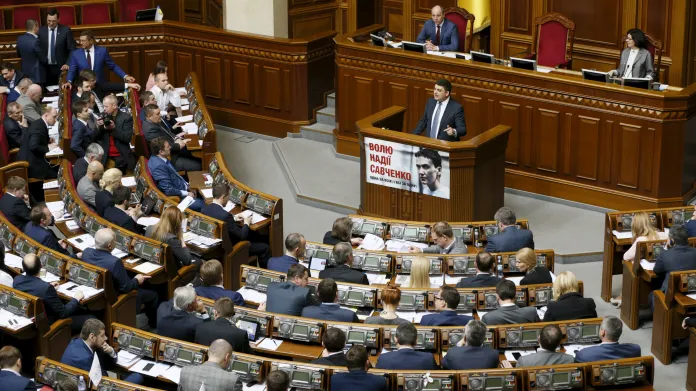Horizont ČT24: Vládní krize na Ukrajině prozatím zažehnána
