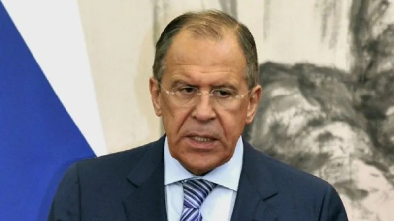 Lavrov: Moskva přehodnocuje vztahy s EU a NATO