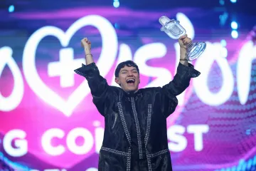 Eurovizi vyhrálo Rakousko s písní Wasted Love od zpěváka JJ