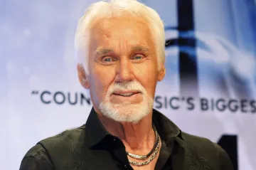 Zemřel Kenny Rogers. Legenda country hudby dobývala i popové hitparády