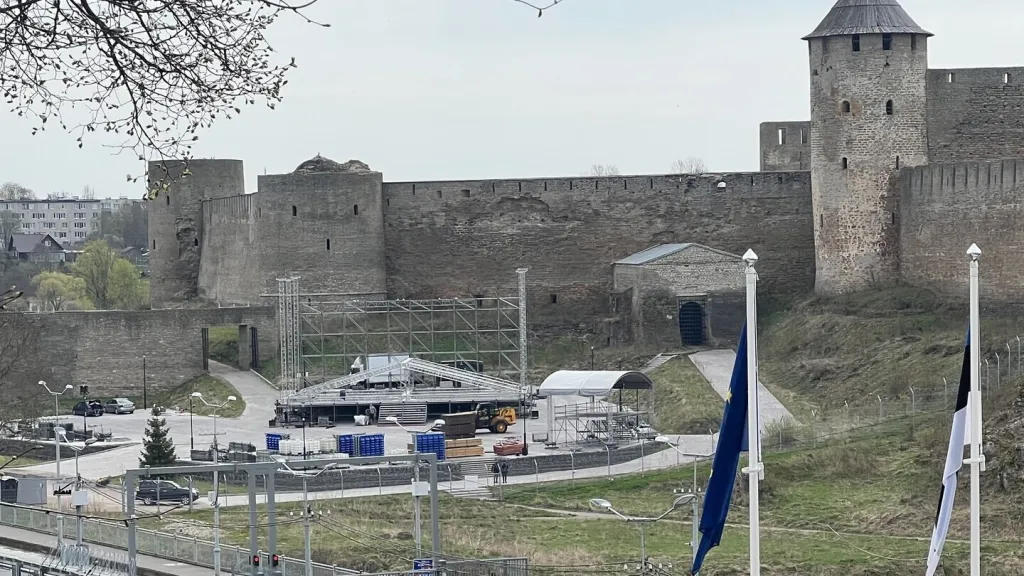 Rusko chystá u hranice s Estonskem propagandistický koncert k 9. květnu