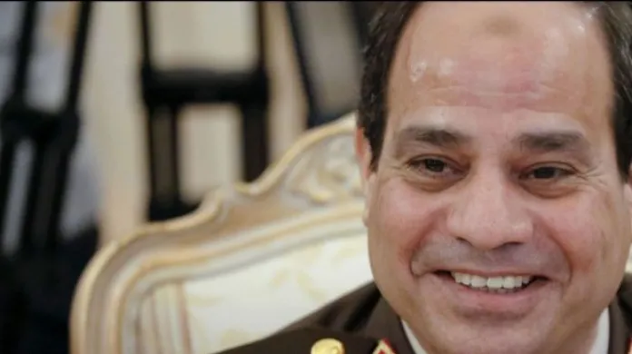 Události: Do čela Egypta se opět postaví voják