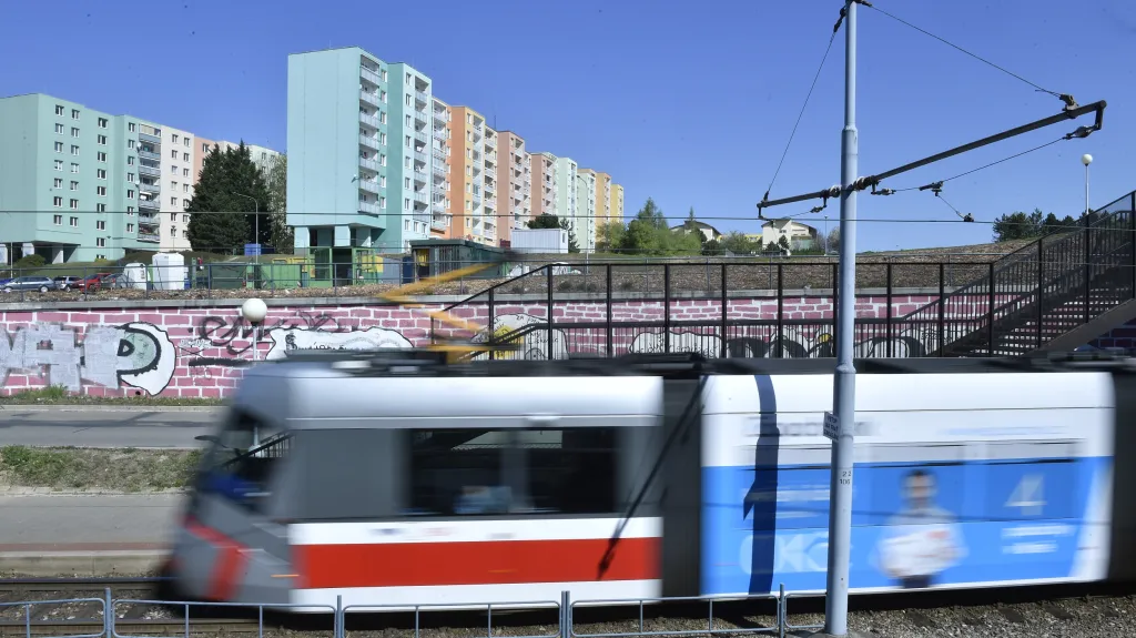 Tramvajová trať ve Starém Lískovci v Brně
