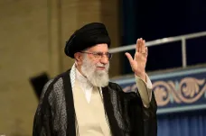 Íránský duchovní vůdce se znovu objevil na veřejnosti 