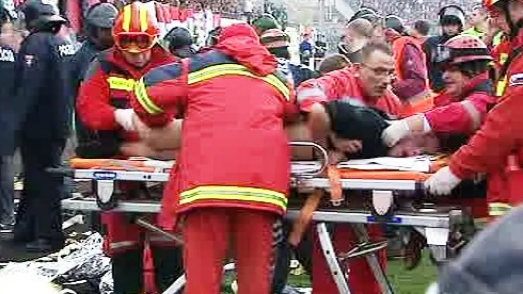 Záchranáři při fotbalovém zápasu