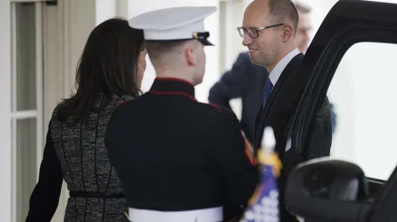 Arsenij Jaceňuk jednal s Obamou v Bílém domě