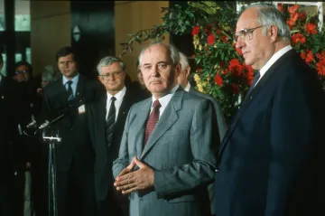 Kohl prvním plánem na sjednocení zaskočil nejen Gorbačova, ale i Západ