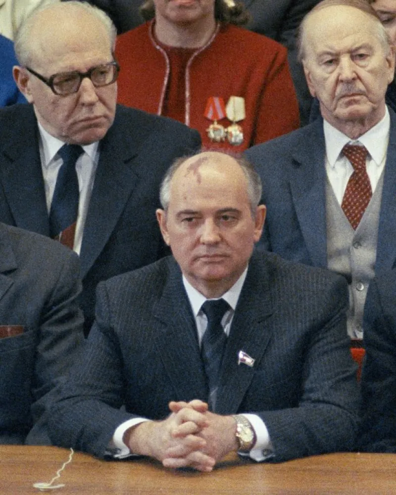 KGB, petro-rubl a Potěmkinovy reaktory. Historik vysvětluje příčiny katastrofy v Černobylu