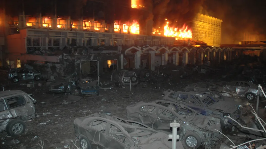 Požár hotelu v Islámábádu, při kterém zahynul český velvyslanec