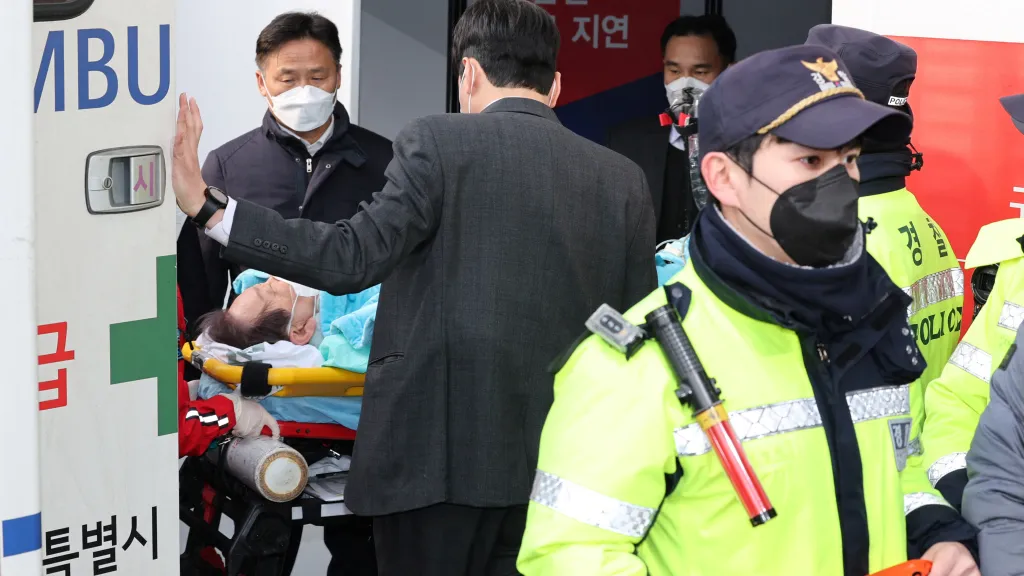 Zraněný I Če-mjong po převozu do nemocnice v Soulu