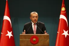 Západ podporuje pučisty, prohlásil Erdogan. Tvrdě zkritizoval EU