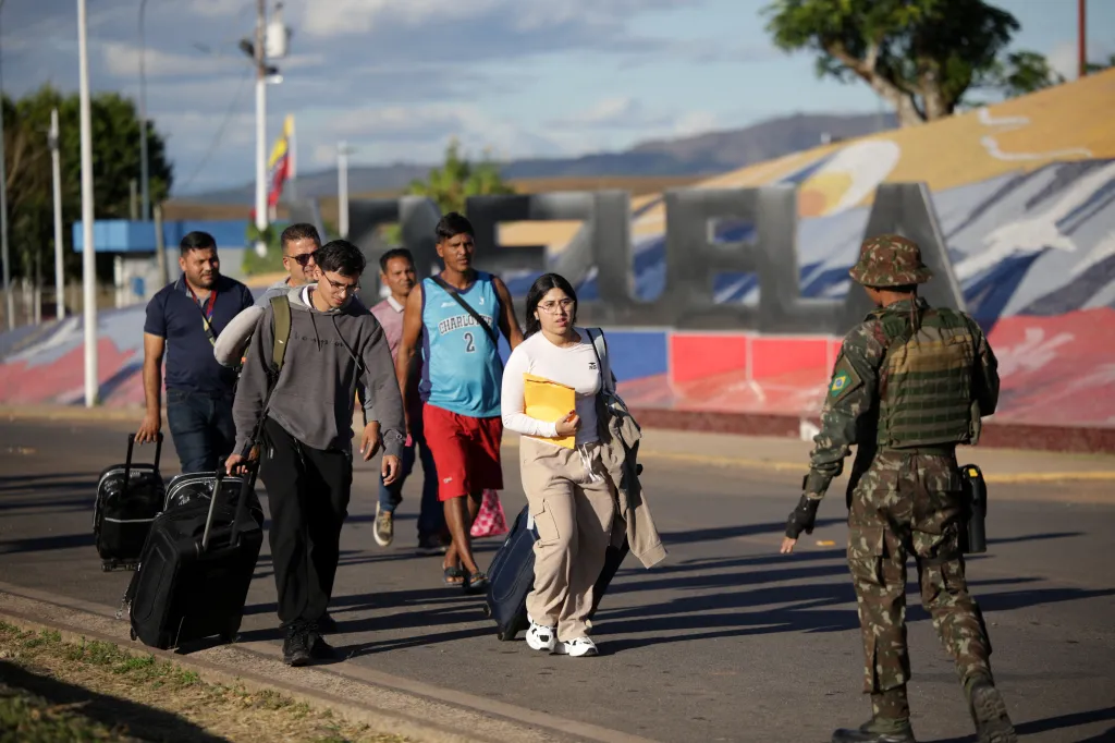 Brazilský voják kontroluje hranici s Venezuelou