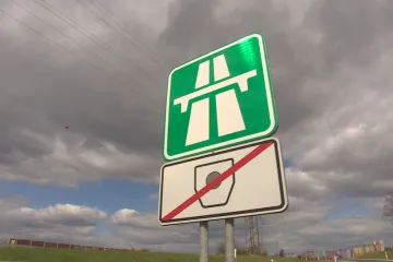 Ministerstvo dopravy slibuje jednodenní dálniční známku. Zavede ji zároveň se zdražením té roční