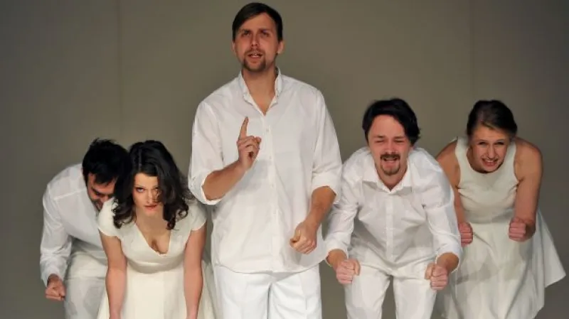 Bez komentáře: Černá labuť v divadle Reduta