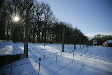 Do památníku bývalého koncentračního tábora Buchenwald chodí lidé sáňkovat