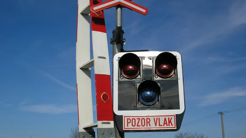 Semafory na železničním přejezdu