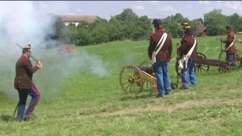 Weiner: Sadovou se ozývají bubny a německé povely