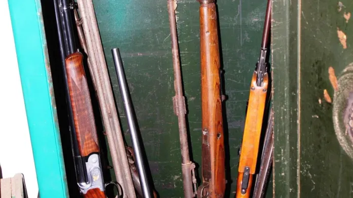 Zbraně zabavené při policejní akci s krycím názvem KOV