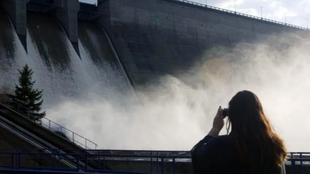 Výpusť vodní nádrže Orlík