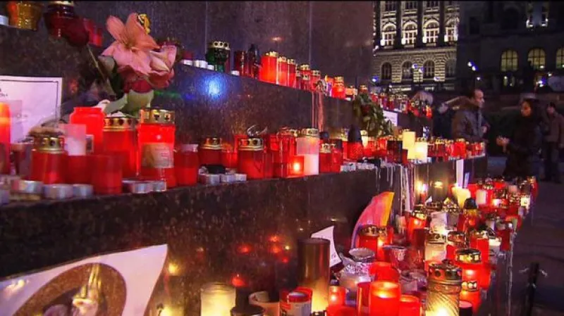 Do Pražské křižovatky přišly za Havlem tisíce lidí