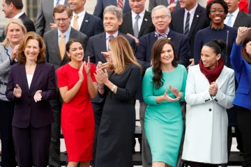 Demokraté si ve Sněmovně reprezentantů podle AP zajistili většinu