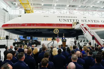 Trump odhalil nový prezidentský letoun Air Force One darovaný Katarem