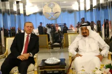 „Posel míru“ Erdogan hasí požár mezi Katarem a státy Perského zálivu