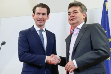 Kurz a Kogler představili program rakouské vlády. Je v něm klimatická neutralita i „preventivní vazba“ 