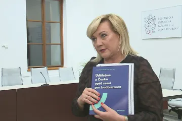 Odborníky překvapily části vládního balíčku, opozice ho kritizuje