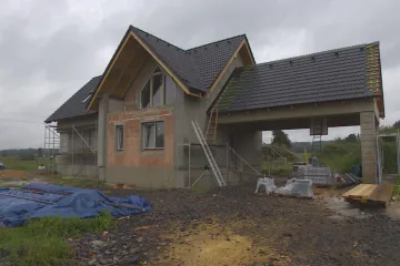 Program Oprav dům po babičce odstartuje v září. Dosáhnou na něj rodiny s jednou nemovitostí