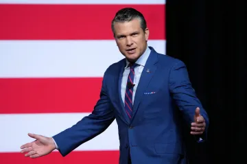 Hegseth na setkání vojenských špiček kritizoval „tlusté generály“