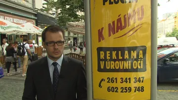 Pouliční reklama v centru Prahy