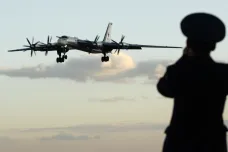 Při pádu ukrajinského dronu na ruskou leteckou základnu Engels zemřeli tři vojáci, uvedla Moskva