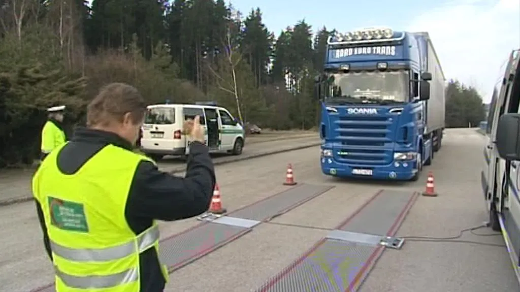 Policisté kontrolovali kamiony