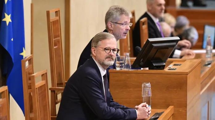 Premiér Petr Fiala (ODS) na schůzi Senátu