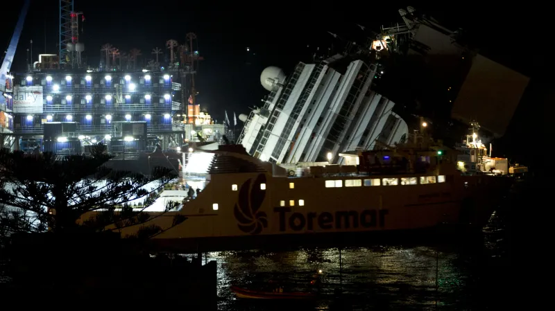 Vyprošťování Costy Concordie