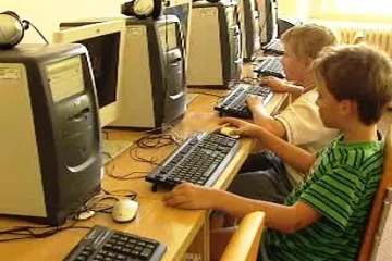 Děti začínají s počítačem už ve 4 letech