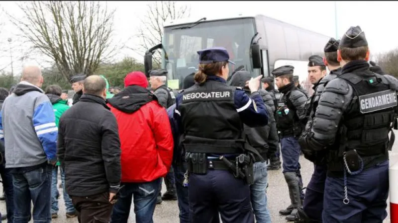 Zaměstnanci oceláren ArcelorMittal jsou znovu v ulicích