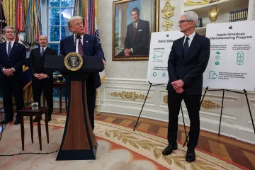 Apple investuje sto miliard dolarů v USA, Trump chce cla na polovodiče z dovozu