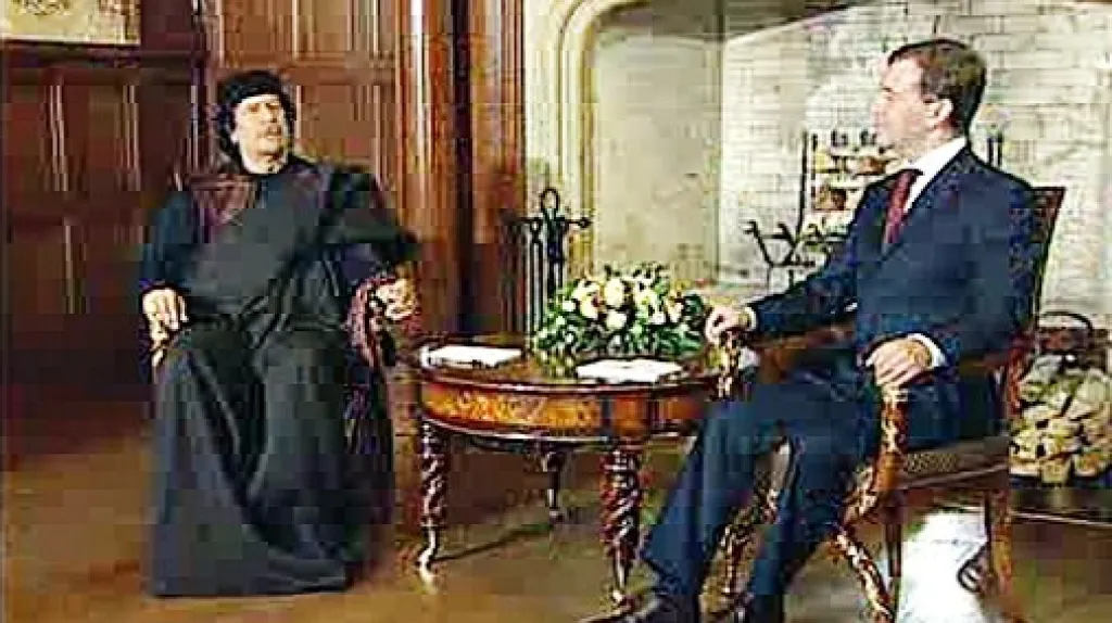 Muammar Kaddáfí a Dmitrij Medveděv