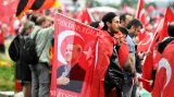 Demonstrace příznivců i odpůrců tureckého prezidenta Erdogana v Kolíně nad Rýnem