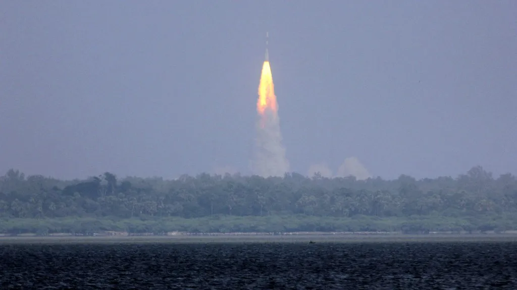 Indická sonda míří k Marsu
