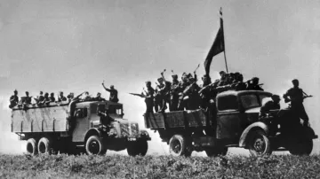 Odjezd partyzánů a povstaneckých vojáků na frontu u Priekopu (1944)