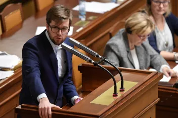 Piráti chtějí po Babišovi, aby zveřejnil plán investic. Podali správní žalobu