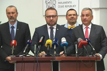 Minimální mzda má do roku 2029 odpovídat 47 procentům průměrné mzdy, schválila vláda